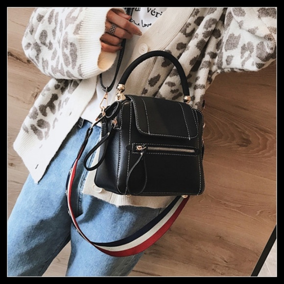 NEW KATE Tote Crossbody - Picture 4 of 8